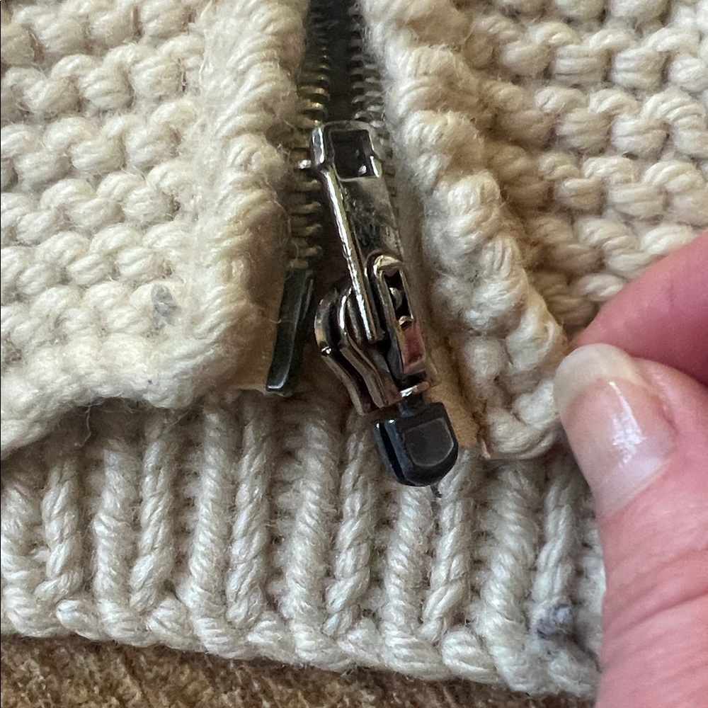 Cream Knit Zip-Front Cardigan with Black Bird Motif - Picture 2 of 4